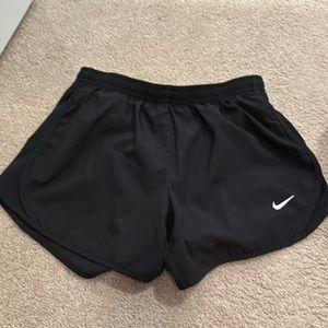Girls black nike shorts size medium